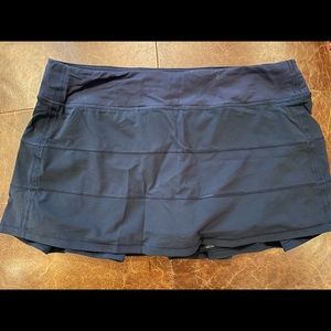 Lululemon Pace Rival Mid-Rise Skirt. Navy sz 12